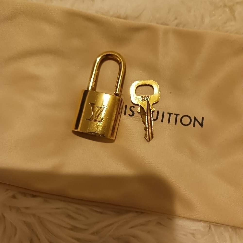LV lock & Key